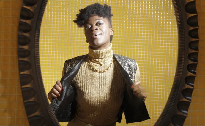 La cantante AFRIKA BIBANG en directo