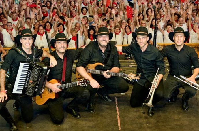 Concierto del grupo Puro Relajo