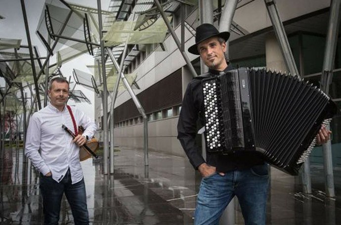 Garikoitz Mendizabal y Gorka Hermosa: SUSTRAIEN MATXINADA Garikoitz Mendizabal y Gorka Hermosa: SUSTRAIEN MATXINADA