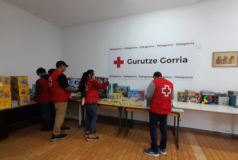 “Jostailu hezitzailea" kanpaina abiarazi du Debagoienako Gurutze Gorriak