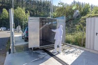 Animalien garraiorako ibilgailuak desinfektatzeko zerbitzua martxan jarri du Zubillagako hiltegiak