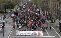 Asteko bigarren greba eguna dute hezkuntza publikoko irakasleek