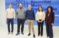 Azkontegi baserriko Mikel Igartuak bat egin du Aldundiaren Baserritar Misto Profesionala programarekin