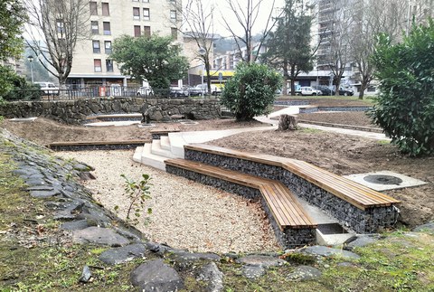 Bukatu dira Olakuako urmaelaren inguruak egokitzeko lanak