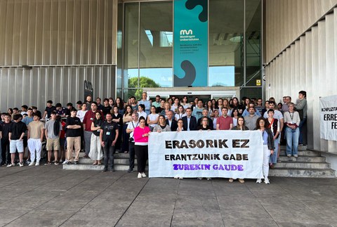 Elkarretaratzea egin da Enpresagintza fakultatean, ostiral arratsaldeko sexu erasoa gaitzetsiz