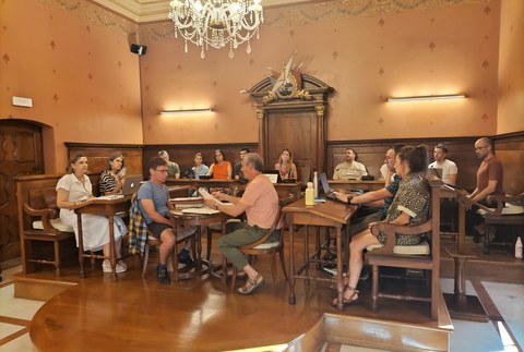 Eremu publikoaren neutraltasuna eta garbiketa bermatzea eskatzen zuen EAJren mozioak eztabaida sortu zuen azken Osoko Bilkuran