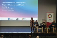 Etxebizitza plana herriratu du Udalak, lanketan parte hartu duten aholkularitzen laguntzaz