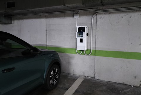 Hasi dira kargagailu elektrikoak jartzen lurrazpiko aparkalekuetan