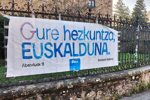 Ikamak deitutako grebarekin bat egin dute bigarren hezkuntzako ikasle nagusienek