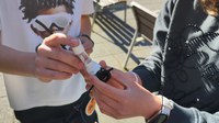 Ikastetxeen inguruko airearen kalitatea neurtzen ari dira herriko ikasleak