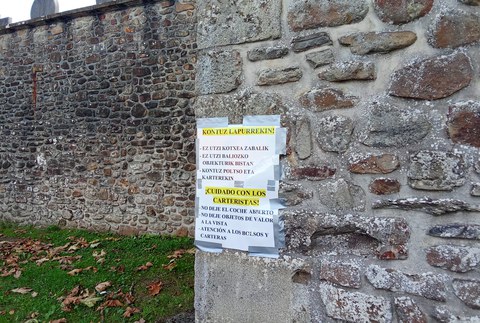 Kanposantu inguruko zaintza areagotu du udaltzaingoak Kanposantu inguruko zaintza areagotu du udaltzaingoak