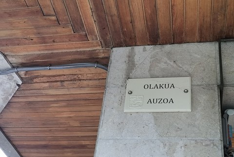 Olakuaren ordez "Olakoa" da auzoaren izen ofiziala