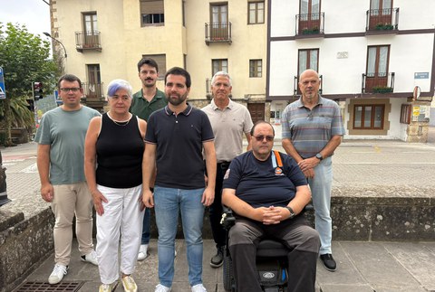 Oñati eta hiriburuen arteko autobus zerbitzu zuzenak gehitzeko eskaera egin du Debagoieneko EAJk