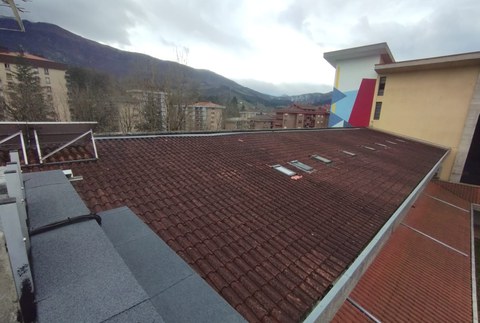 ONEKOk autokontsumora bideratutako instalazio fotovoltaikoa jarriko du Eltziako teilatuan