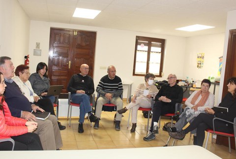 Pertsona Nagusien Mahaia dinamizatzeko kontratua berria egingo du Udalak BIZIPOZ Zahartzaro Aktiboa kooperatibarekin