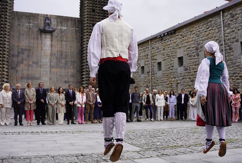 Santutegi berriaren lehen harria jarri zeneko 75. urteurrenarekin etorriko da Arantzazuko Ama Birjinaren eguna