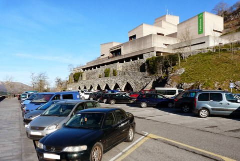 Trakzio mekanikodun ibilgailuen gaineko zergaren kobrantza hasi da gaur