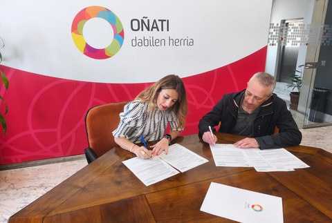 Udalak eta ONEKO Oñatiko Energia komunitateak lankidetza hitzarmena sinatu dute