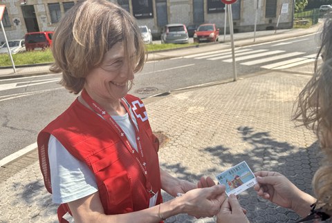 Urrezko zozketarako txartelak saltzen hasi da Debagoieneko Gurutze Gorria