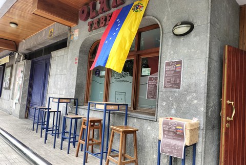 Venezuelarako botikak eta oinarrizko sorospen materiala jasotzen ari dira Olakua tabernan